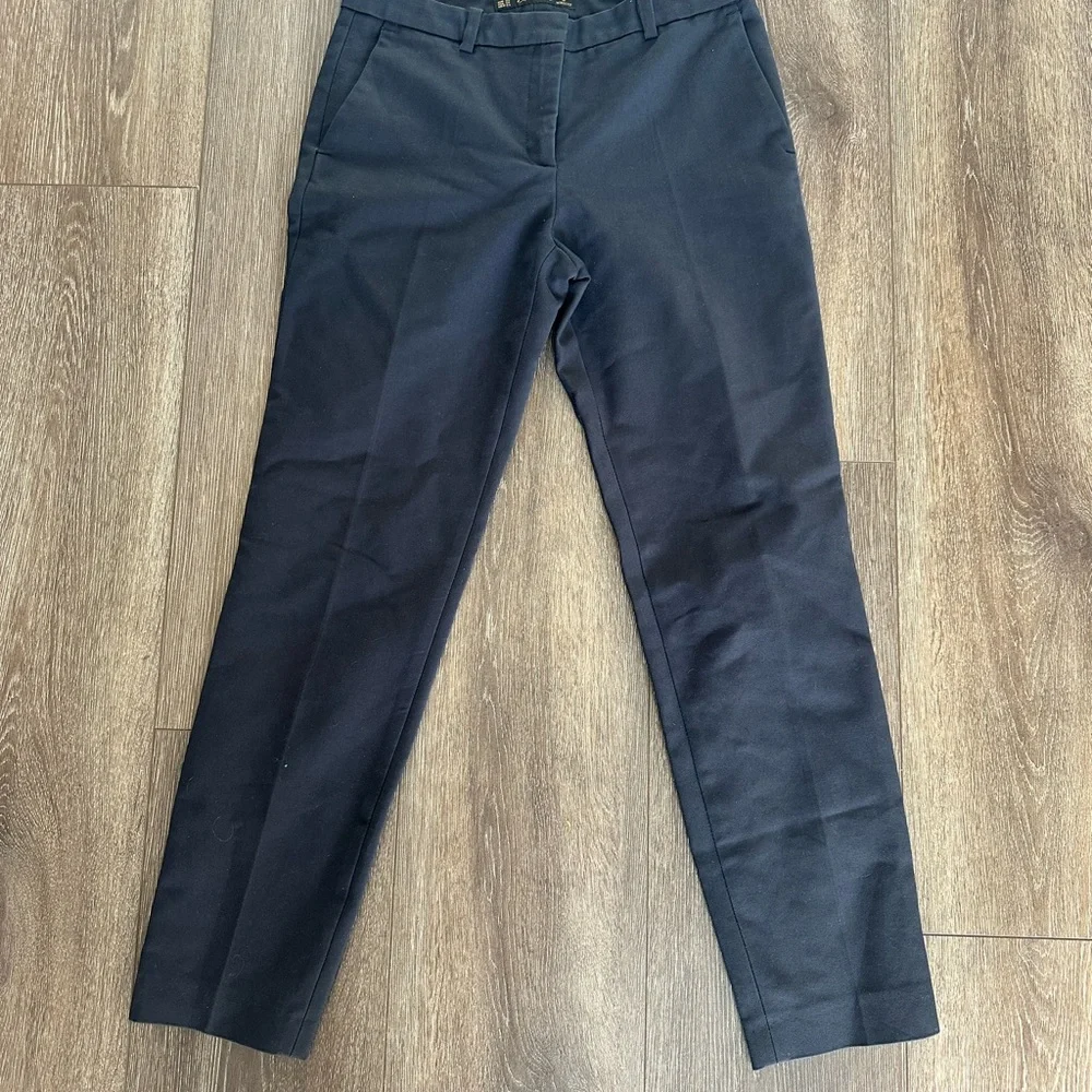 [•Zara•] Navy cropped pants - Picture 2 of 6
